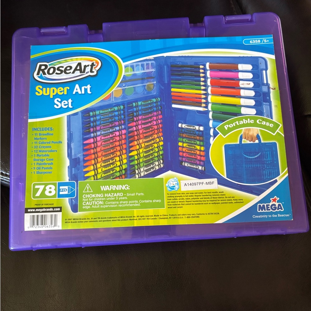 RoseArt Super Set with Portable Case.Some missing pieces,in great condition
